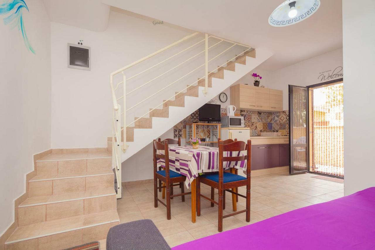 Miramare Appartement Pomer Buitenkant foto