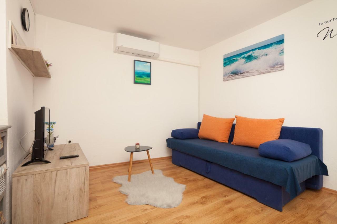 Miramare Appartement Pomer Buitenkant foto