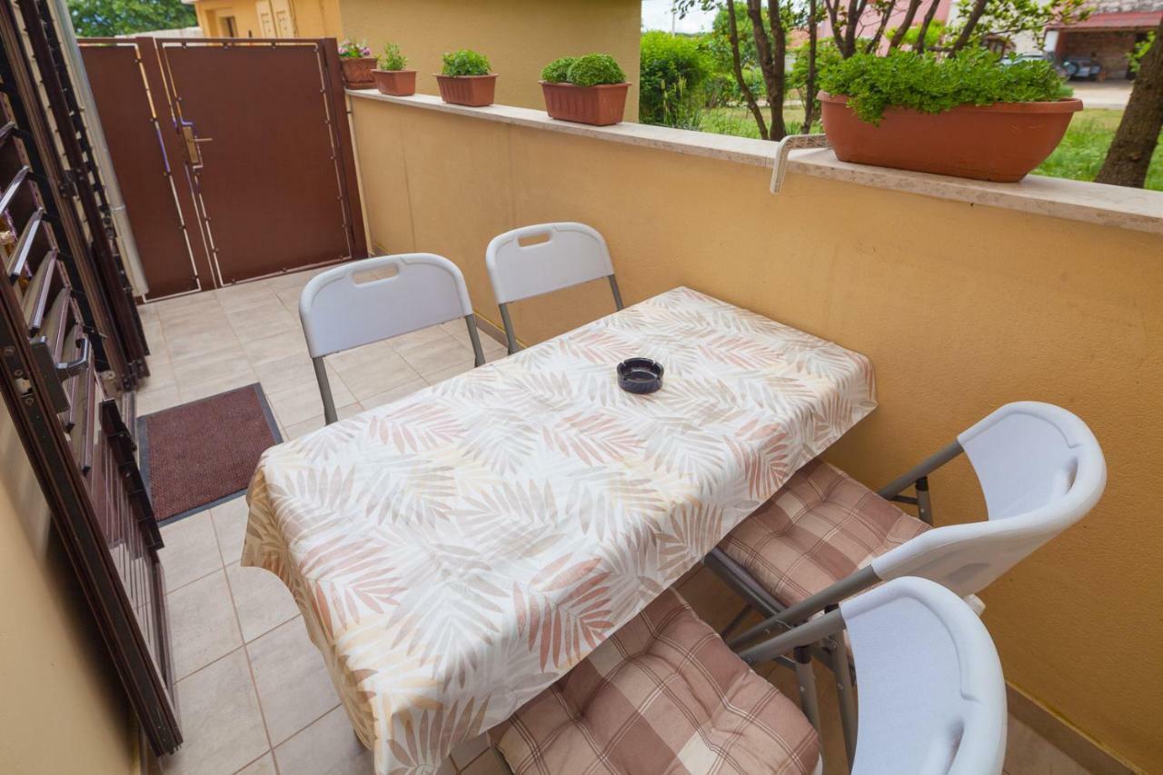 Miramare Appartement Pomer Buitenkant foto
