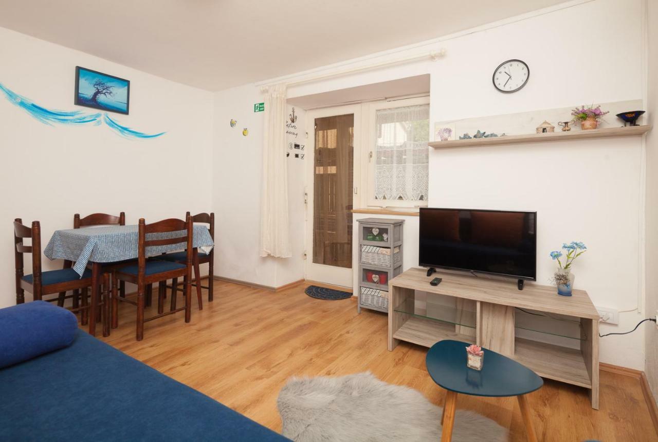 Miramare Appartement Pomer Buitenkant foto